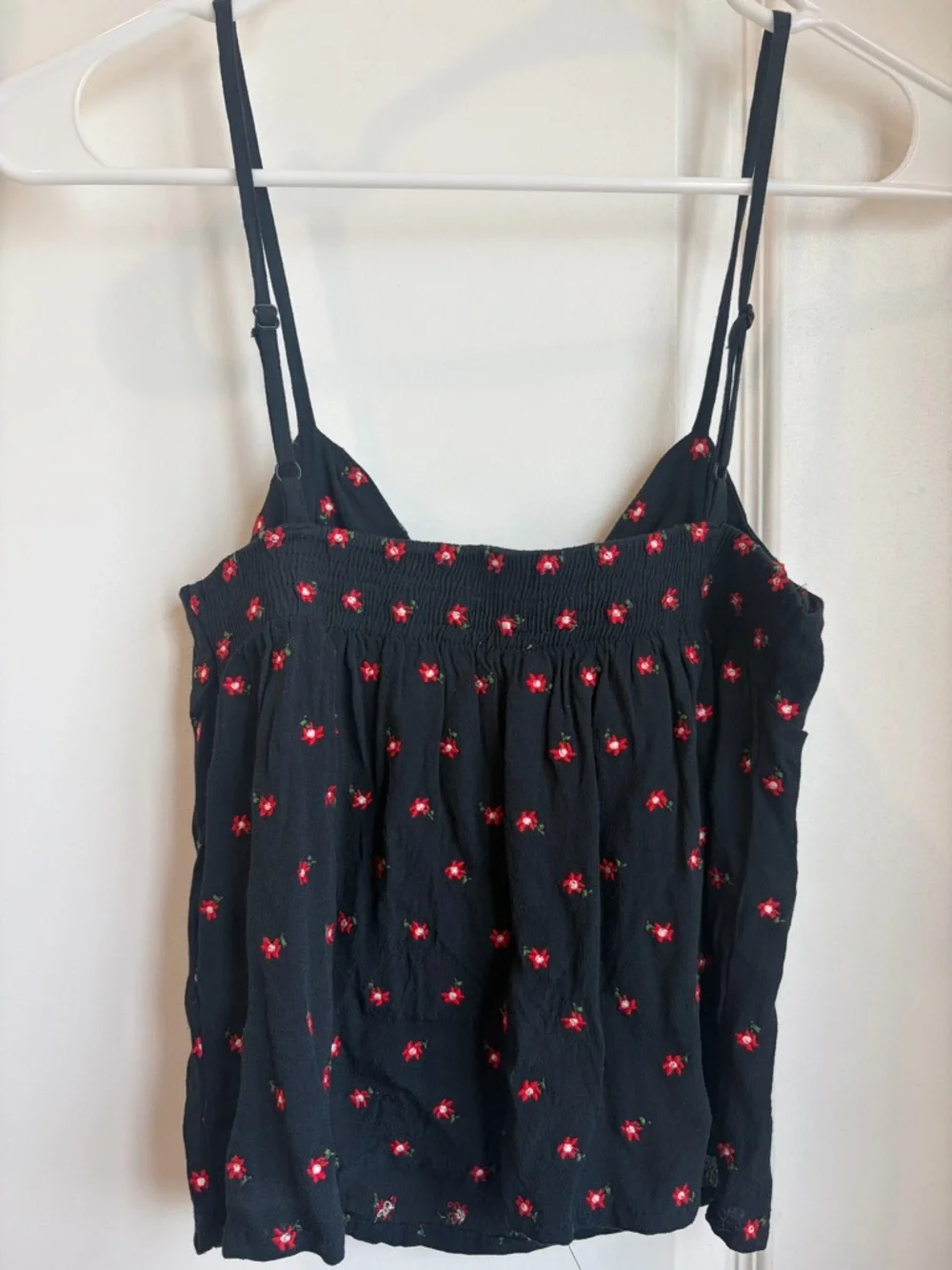 Brandy Melville John Galt Black Red Floral Tie-Front NWT - Picture 2 of 4